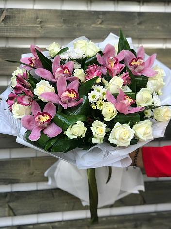Букет цветов из: Розы и Хризантемы в Борисовке Краснодарского края