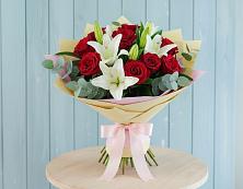 Букет цветов из:  Лилии и Розы в Борисовке Краснодарского края