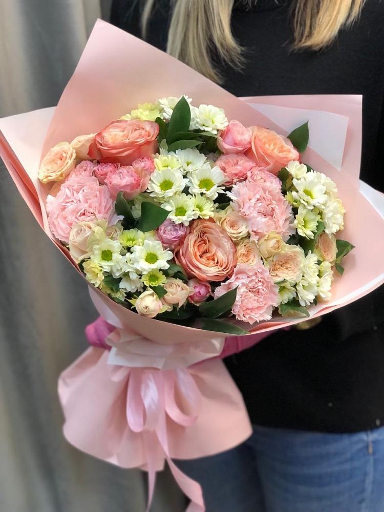 Букет цветов из: Гвоздики, Розы и Хризантемы в Борисовке Краснодарского края