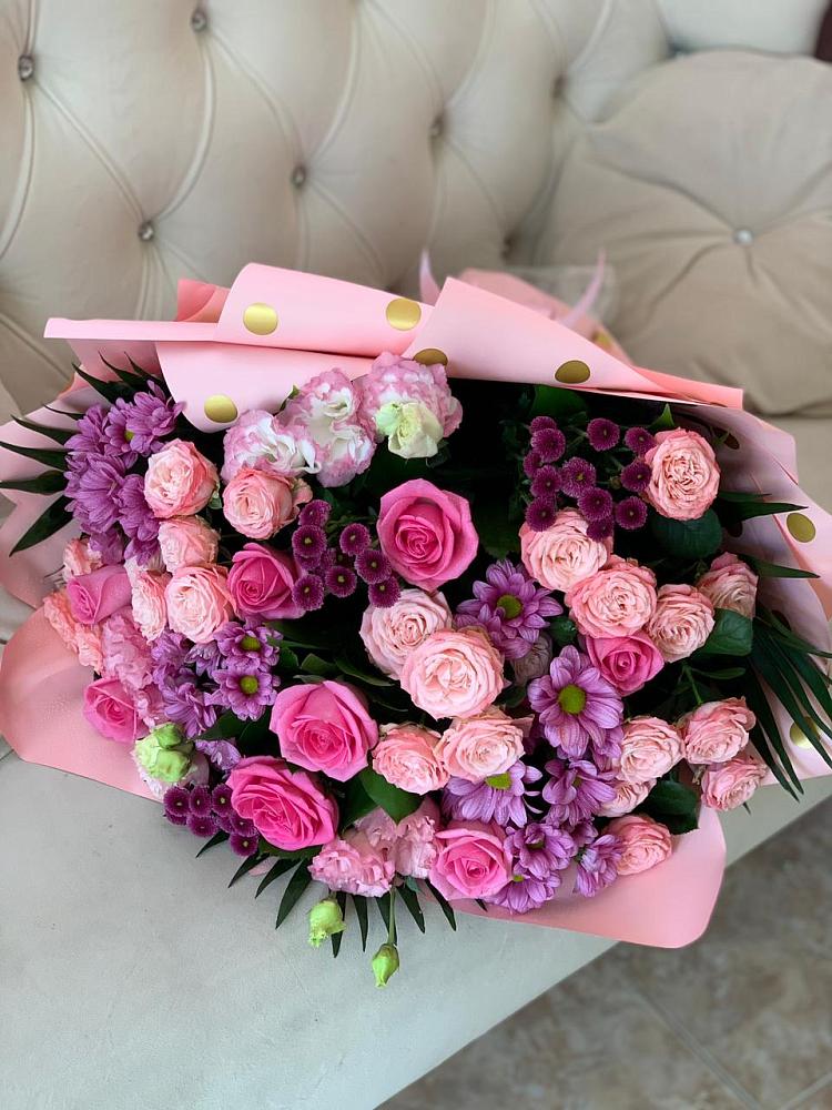 Букет цветов из: Хризантемы, Розы и Лизиантусы в Борисовке Краснодарского края