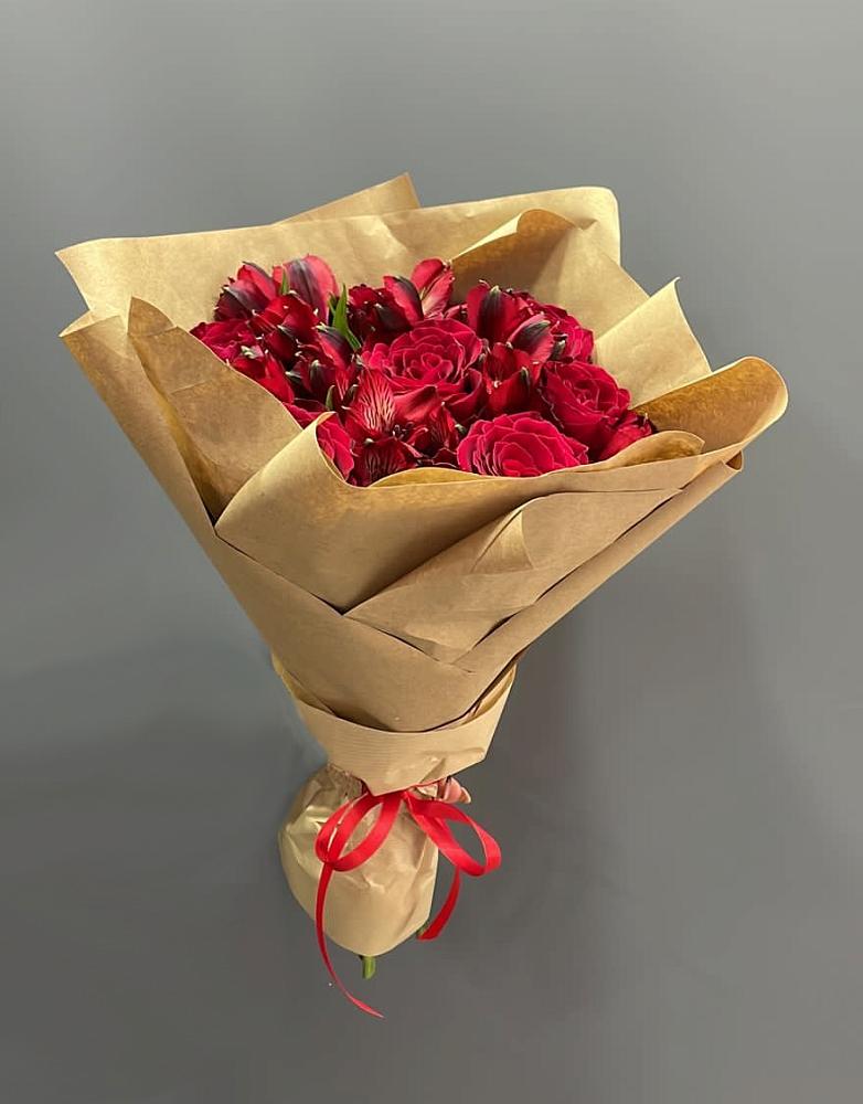 Букет цветов из: Альстромерии и Розы в Борисовке Краснодарского края