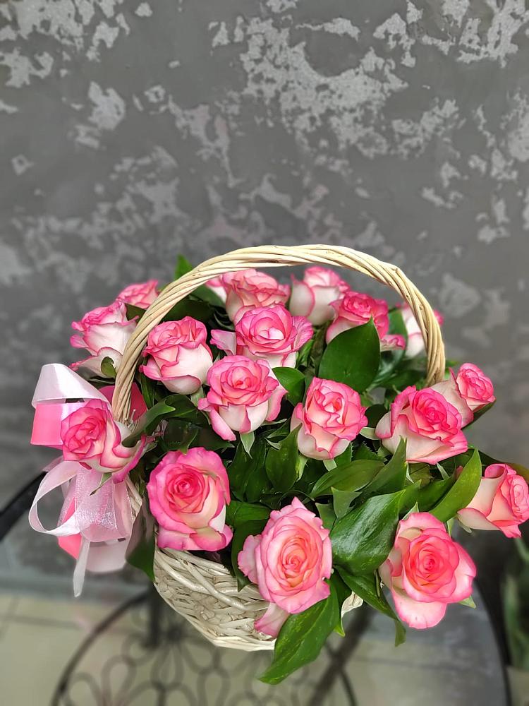 Цветочная композиция из Розы в корзине в Борисовке Краснодарского края