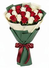Букет Микс из красных и белых роз в Борисовке Краснодарского края