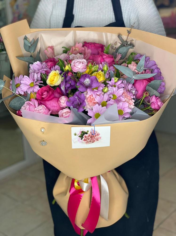 Букет цветов из: Хризантемы, Гвоздики и Альстромерии в Борисовке Краснодарского края