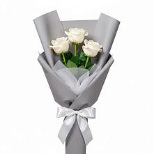 Букет 3 белые розы в Борисовке Краснодарского края