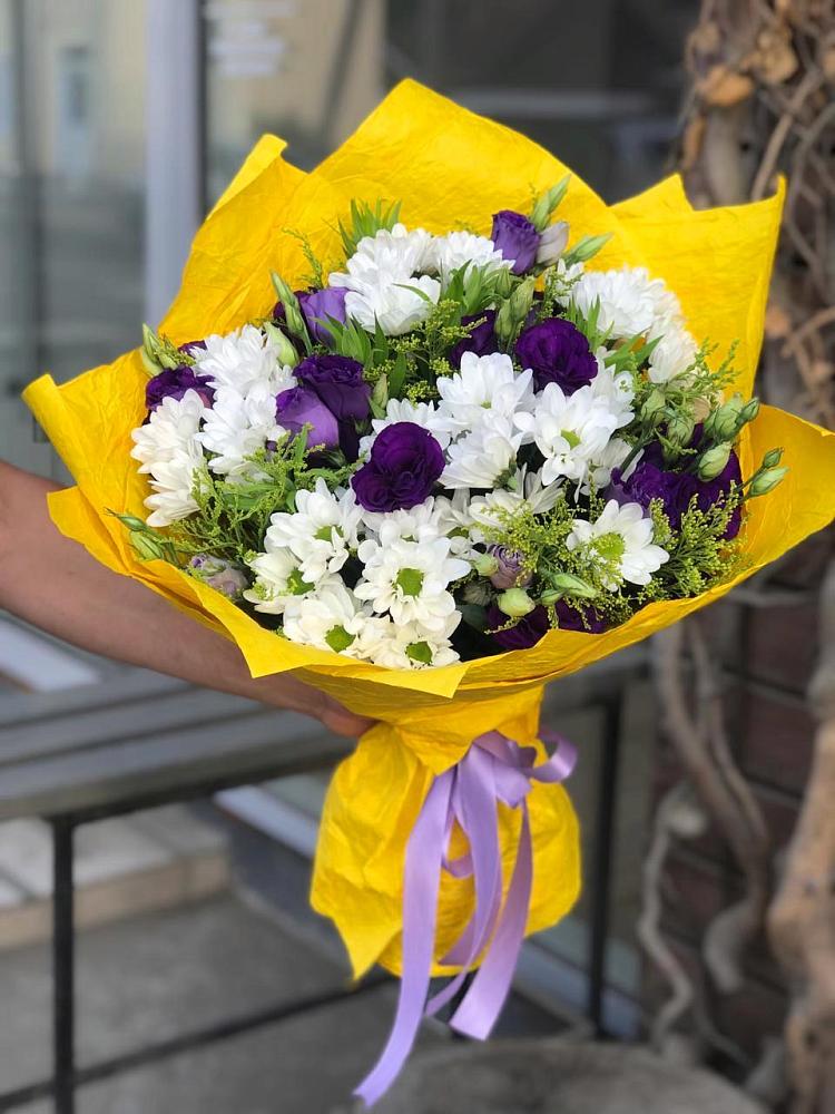 Букет цветов из: Ирисы, Хризантемы и Ромашки в Борисовке Краснодарского края