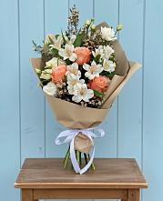 Букет цветов из:  Альстромерии, Лизиантусы, Розы и Хризантемы в Борисовке Краснодарского края