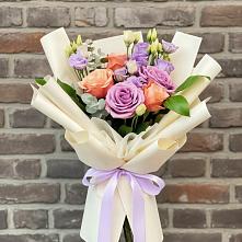 Букет цветов из:  Лизиантусы и Розы в Борисовке Краснодарского края