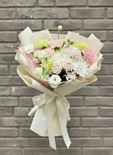 Букет цветов из:  Гвоздики, Розы, Лизиантусы и Хризантемы #REPLACE_PRED# Борисовке Краснодарского края