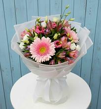 Букет цветов из:  Герберы, Альстромерии и Лизиантусы #REPLACE_PRED# Борисовке Краснодарского края
