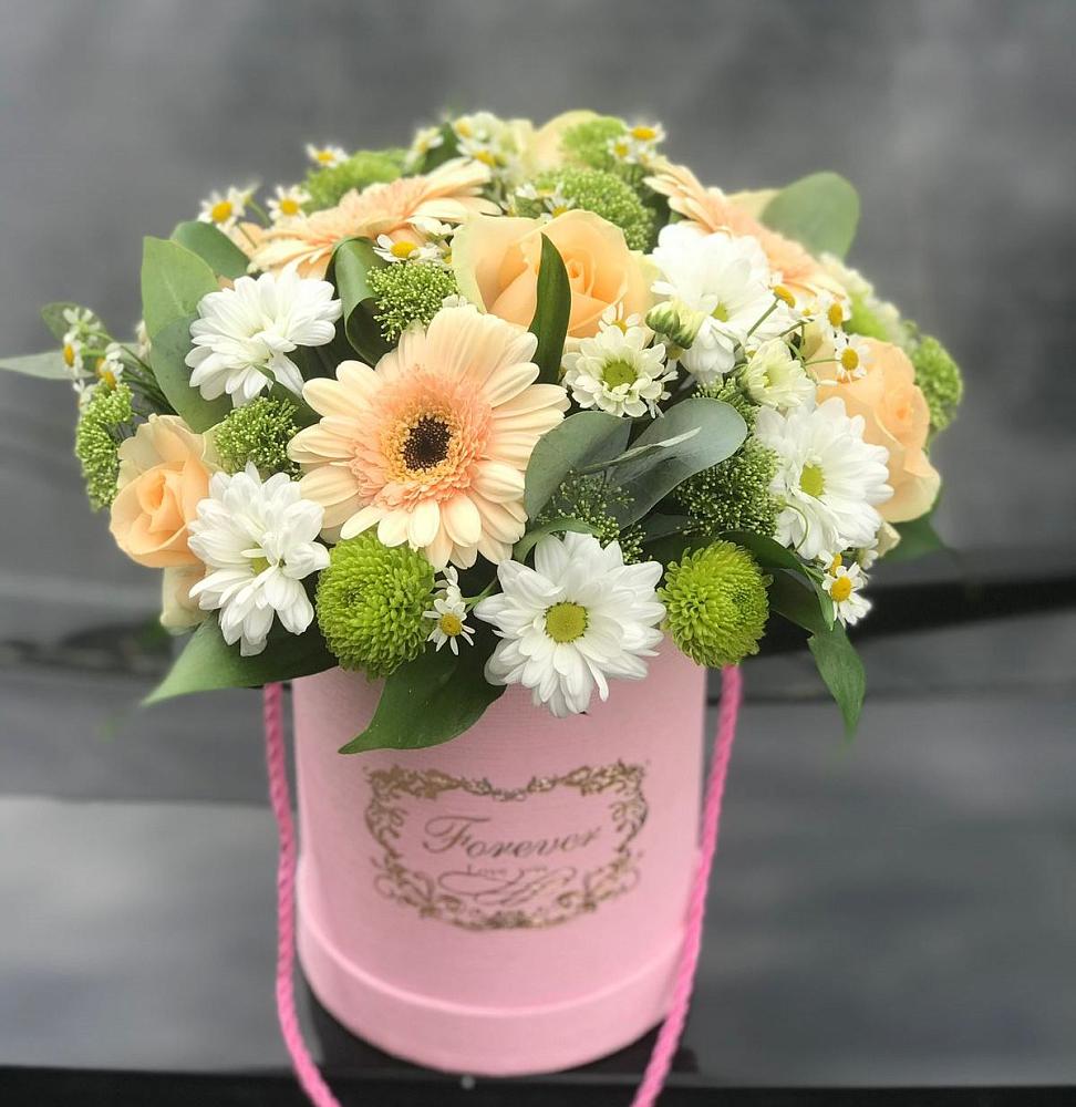 Цветочная композиция из Розы, Герберы и Хризантемы в шляпной коробке в Борисовке Краснодарского края