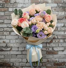 Букет цветов из:  Розы, Лизиантусы и Гвоздики в Борисовке Краснодарского края