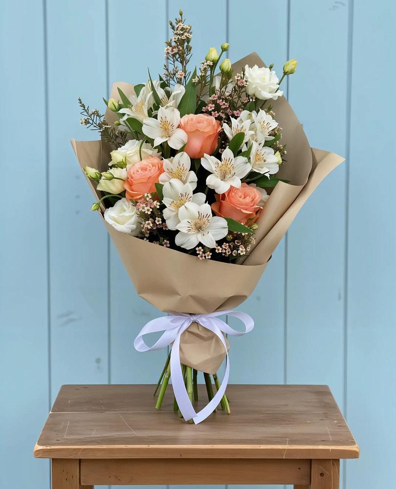 Букет цветов из: Альстромерии, Лизиантусы, Розы и Хризантемы в Борисовке Краснодарского края