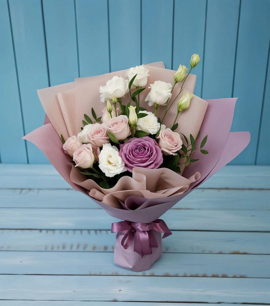 Букет цветов из: Розы и Лизиантусы в Борисовке Краснодарского края